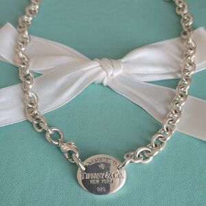 Retired Oval tag choker necklace
